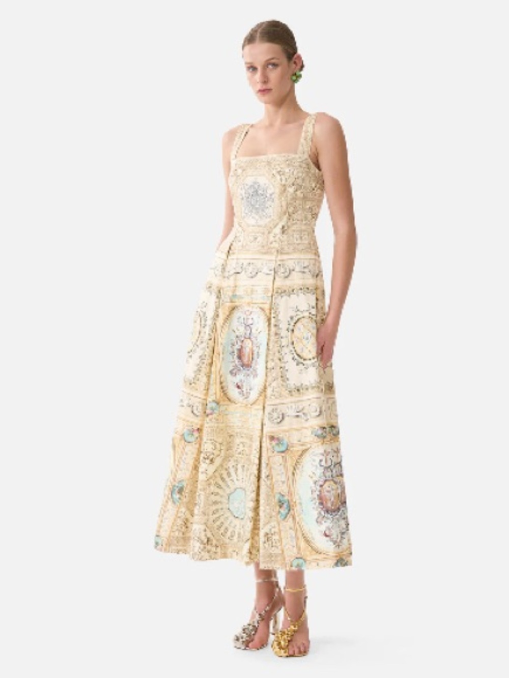Long Fit And Flare Dress
A Beloved Boudoir ——size S